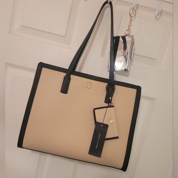 Tommy Hilfiger Tote - Picture 3 of 16